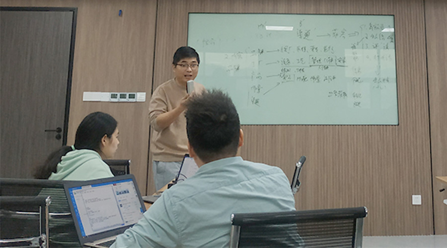 金環(huán)電器開(kāi)展抖音短視頻制作專題培訓(xùn)學(xué)習(xí)