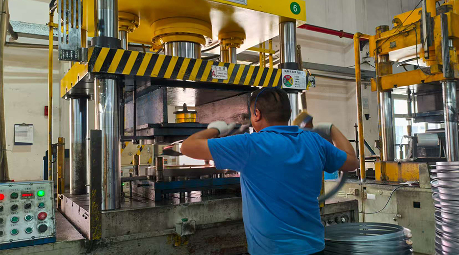 金環(huán)電器的滾筒干衣機(jī)如何適應(yīng)游艇、輪船等特殊海洋環(huán)境，確保高安全性和穩(wěn)定性？