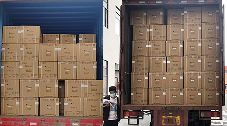 集裝箱裝柜進行時！金環(huán)電器客戶迷你洗衣機順利發(fā)貨！