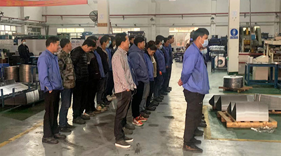 保健康 趕生產(chǎn)！金環(huán)電器早會(huì)叮囑員工注意防疫