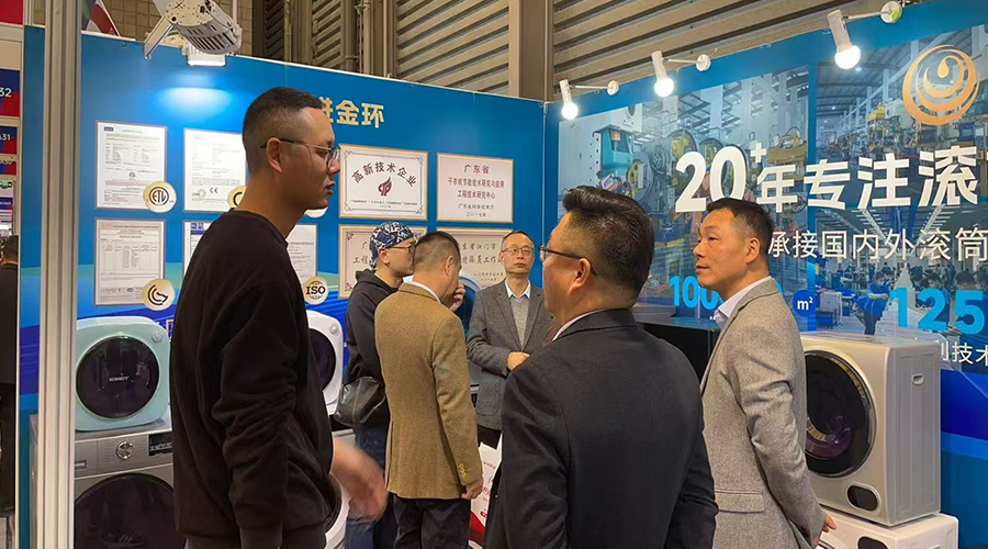 金環(huán)電器上海AWE展會(huì)第二天：合作交流熱度持續(xù)升溫