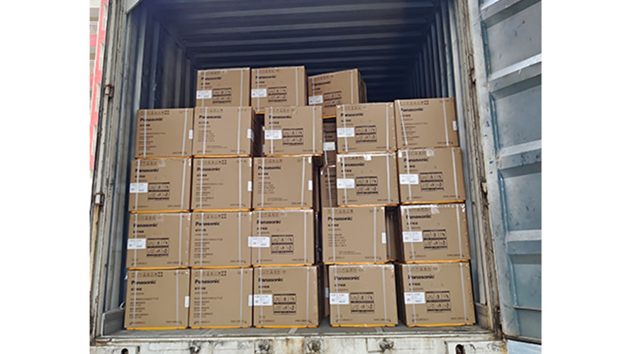 滿滿的貨物！國內知名品牌客戶全自動滾筒洗衣機裝柜發(fā)貨