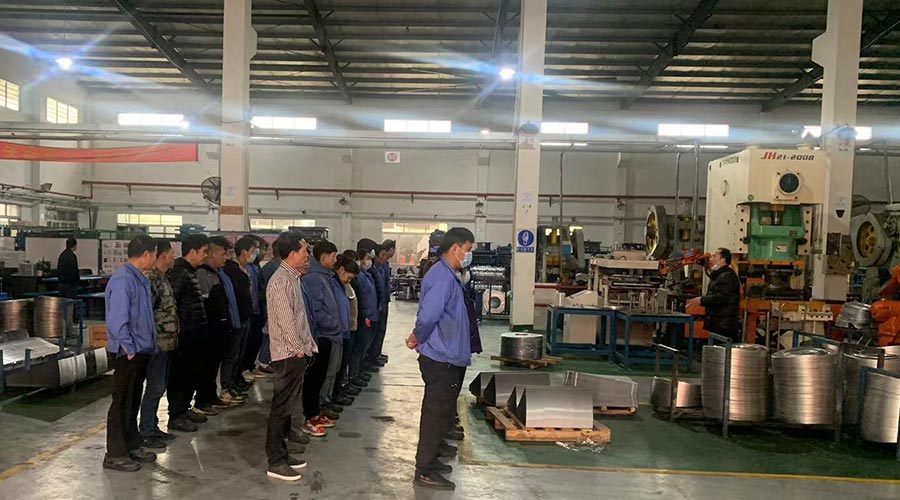 意氣奮發(fā)！金環(huán)電器沖壓車間組織人員開展例行早會