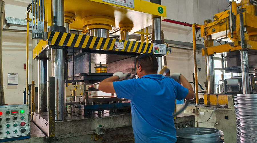 跨境電商新機(jī)遇：金環(huán)電器如何成為美國(guó)亞馬遜賣家的首選供應(yīng)商