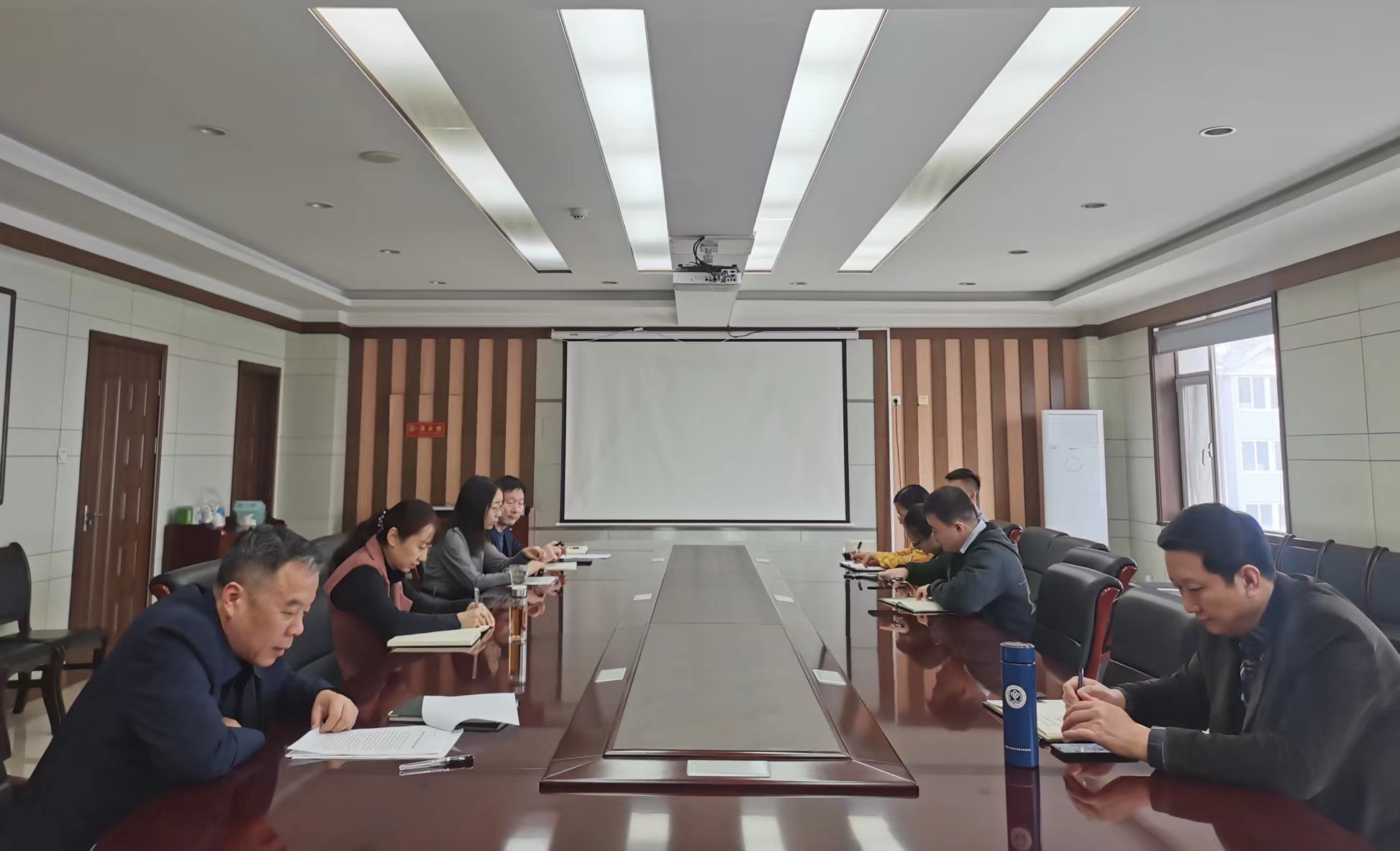 西安市西投投資(發(fā)展)有限公司召開黨支部會(huì)議學(xué)習(xí)宣傳貫徹黨的二十大精神